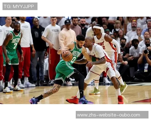 巴特勒领衔热火挑战凯尔特人季后赛对决精彩回顾与分析